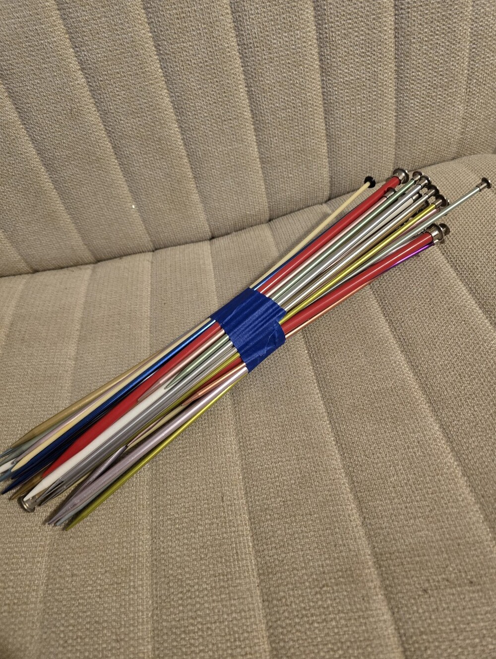 Lot Bates/Boye Knitting Needles Vtg Plastic Aluminum Various Sizes